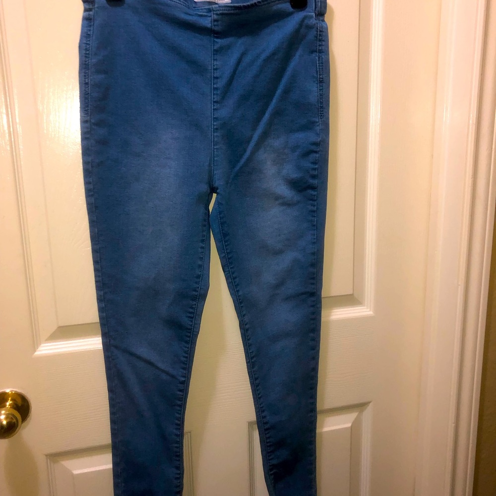 Free People women Skinny Leg Raw‎ Hem Jeans size 30
